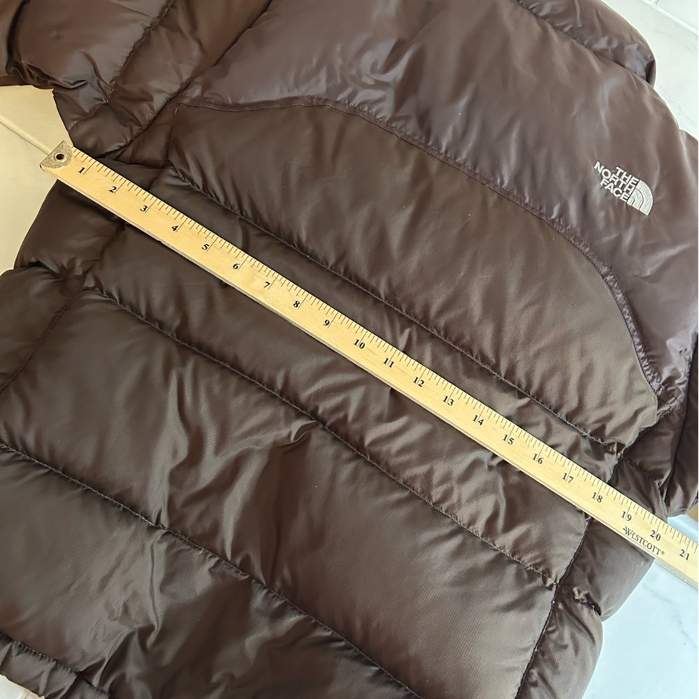 The North Face brown Puffer Jacket. Stove sack. 700.  One repair - Picture 9 of 16